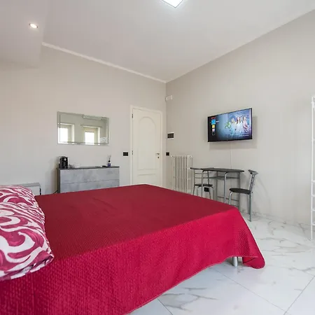 ホームステイ Massaua トリノ